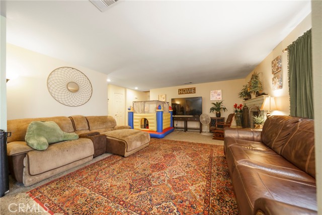 1281 Leslie Drive, Hemet CA: https://media.crmls.org/medias/d7badaed-ba49-4640-87f1-f5f3e52d21ff.jpg