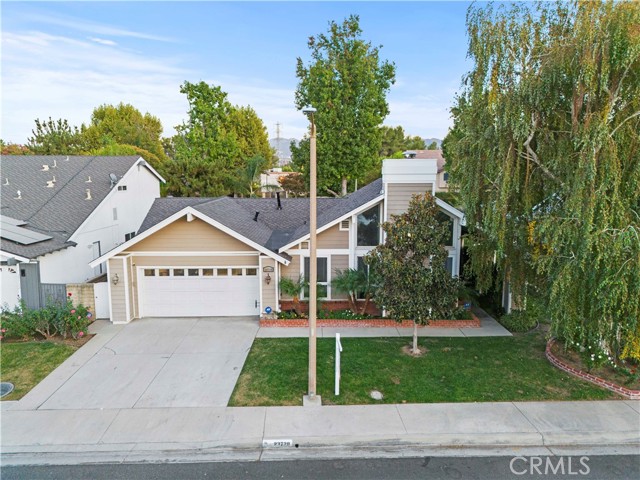 Detail Gallery Image 4 of 66 For 23728 Rotunda Rd, Valencia,  CA 91355 - 3 Beds | 2 Baths