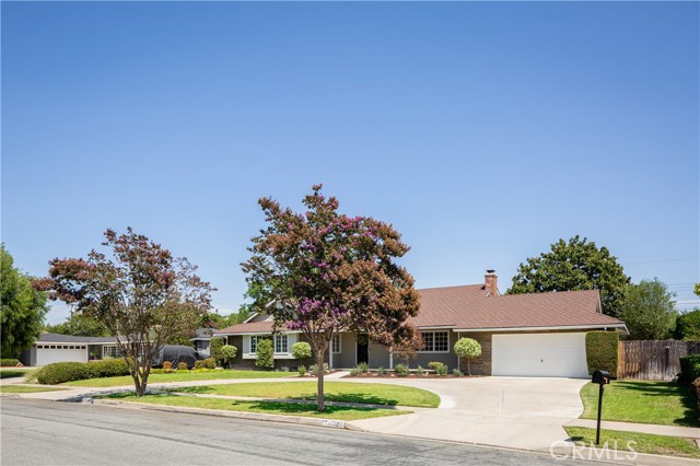 Detail Gallery Image 2 of 33 For 13422 Flint Dr, Santa Ana,  CA 92705 - 3 Beds | 2/1 Baths