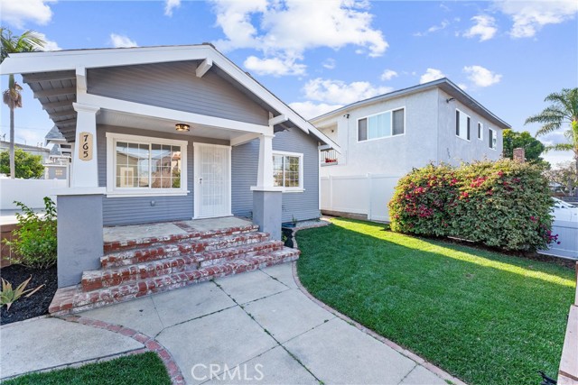 765 Loma Avenue, Long Beach CA: https://media.crmls.org/medias/d7bb4078-0f9b-469d-9f98-099ebd9086c9.jpg