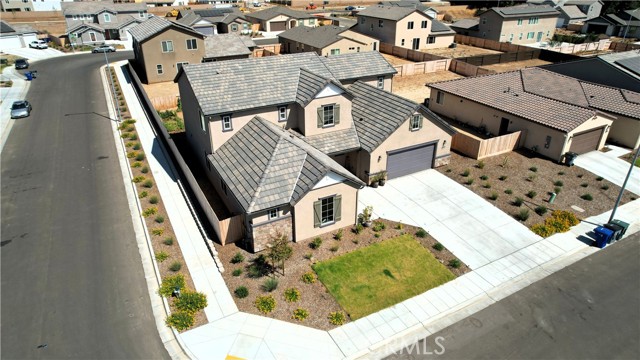 Detail Gallery Image 3 of 43 For 2698 N Arroyo Ave, Fresno,  CA 93727 - 5 Beds | 3/1 Baths
