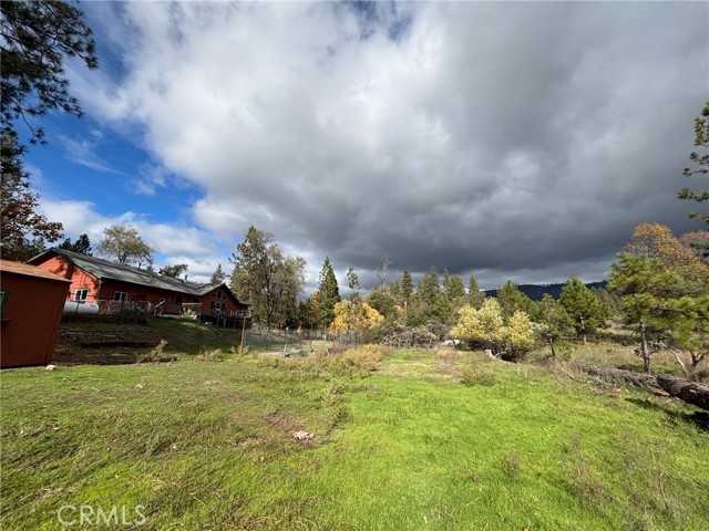 5906 Pine Top Drive, Mariposa CA: https://media.crmls.org/medias/d7bbbc4b-e580-492f-a431-1b7abb24b231.jpg