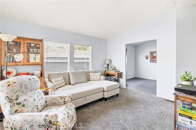 32600 State Highway 74, Hemet CA: https://media.crmls.org/medias/d7bbf733-57eb-4874-84ef-e9a78488c4ca.jpg