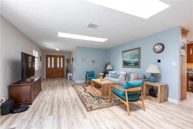 10262 Circulo De Juarez, Fountain Valley CA: https://media.crmls.org/medias/d7bc9d06-0d6c-4369-8549-53b46aedfb2b.jpg