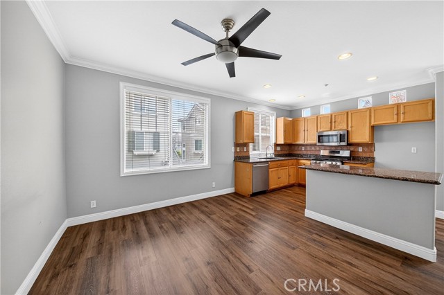 Detail Gallery Image 10 of 45 For 9 Coveside Ct, Buena Park,  CA 90621 - 3 Beds | 2/1 Baths