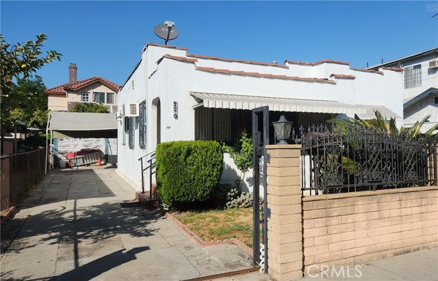 Detail Gallery Image 4 of 15 For 223 E Emerson Ave, Monterey Park,  CA 91755 - 2 Beds | 1 Baths