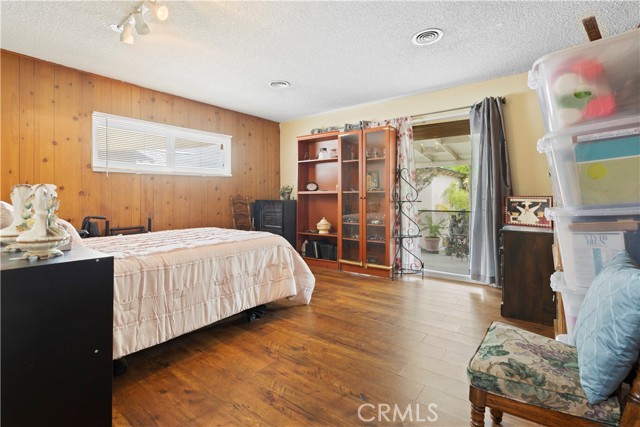 945 W Bonnie Brae Court, Ontario CA: https://media.crmls.org/medias/d7bd4c86-bb5a-421a-b40c-fb68f934d692.jpg
