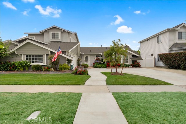 Detail Gallery Image 1 of 1 For 3176 Oak Knoll Dr, Rossmoor,  CA 90720 - 5 Beds | 3 Baths