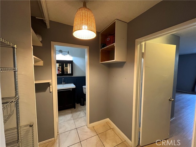 320 S Gramercy Place, Los Angeles CA: https://media.crmls.org/medias/d7bedc22-32e9-4294-b328-b08f96b8c9ad.jpg