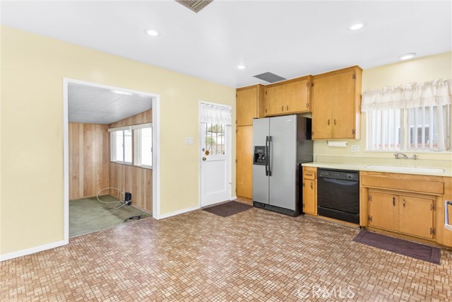 Detail Gallery Image 8 of 29 For 822 W 5th St, Ontario,  CA 91762 - 3 Beds | 2 Baths