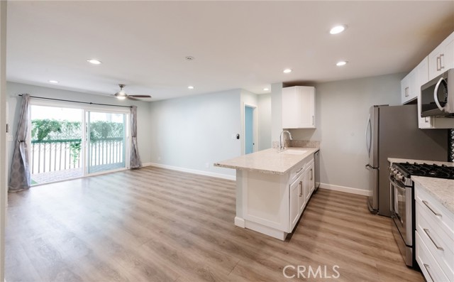 Detail Gallery Image 6 of 35 For 4727 W 147th St #114,  Lawndale,  CA 90260 - 2 Beds | 2 Baths