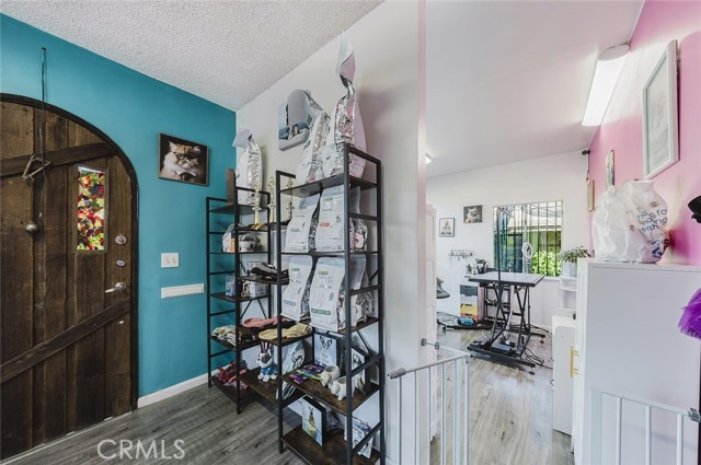 2006 E Foothill Boulevard, Pasadena CA: https://media.crmls.org/medias/d7c02f16-24b6-4e6c-831d-2aec7a5183d1.jpg