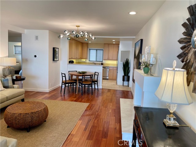 Detail Gallery Image 3 of 25 For 1039 Coast Bld #G,  La Jolla,  CA 92037 - 2 Beds | 2 Baths