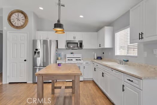 Detail Gallery Image 5 of 17 For 15784 Horizon Way, Adelanto,  CA 92301 - 3 Beds | 2 Baths