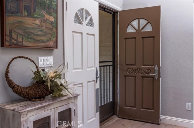 19332 Oakie Doakie, Trabuco Canyon CA: https://media.crmls.org/medias/d7c13eaa-c725-48ad-a4ea-247f14b7a606.jpg