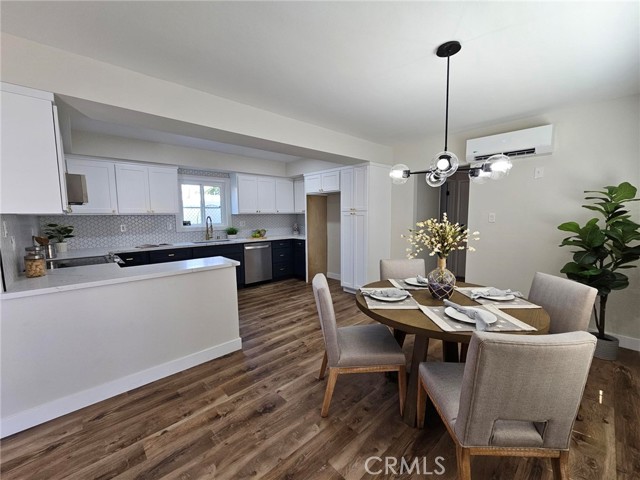 Detail Gallery Image 3 of 14 For 3402 Baltic Ave, Long Beach,  CA 90810 - 3 Beds | 2/1 Baths