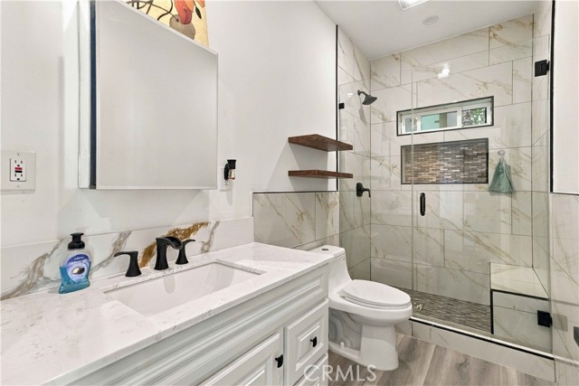 8633 Zelzah photo 12