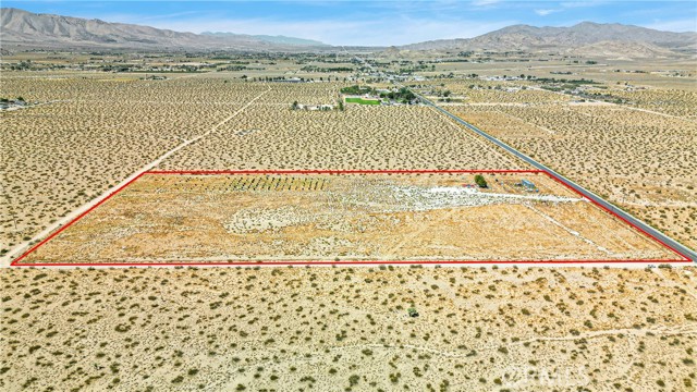 Detail Gallery Image 8 of 25 For 33633 Old Woman Spring Rd, Lucerne Valley,  CA 92356 - – Beds | – Baths