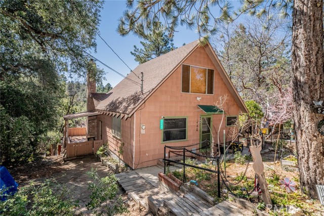 Detail Gallery Image 2 of 35 For 52647 Pine Cove, Idyllwild,  CA 92549 - 2 Beds | 1 Baths