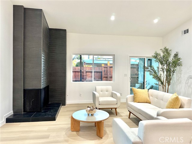 10335 Babbitt Avenue, Granada Hills CA: https://media.crmls.org/medias/d7c270bb-eb81-4a57-b3b7-7be3cb8b8ac8.jpg