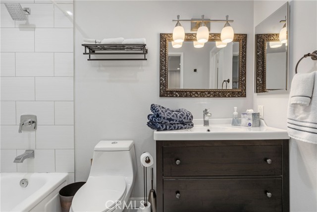 Detail Gallery Image 22 of 26 For 250 the Village #108,  Redondo Beach,  CA 90277 - 1 Beds | 1 Baths