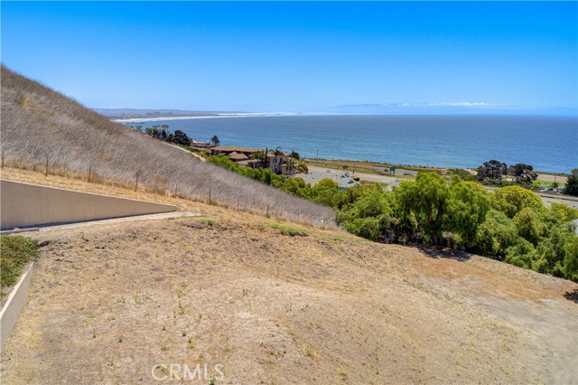 Detail Gallery Image 9 of 24 For 1253 Costa Brava, Pismo Beach,  CA 93449 - 3 Beds | 3/2 Baths