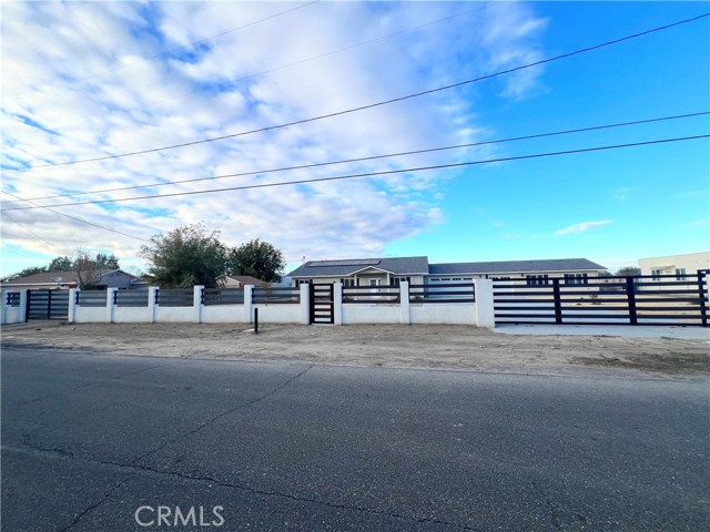 Detail Gallery Image 4 of 58 For 9737 East Avenue Q-4, Sun Village,  CA 93543 - 4 Beds | 3 Baths