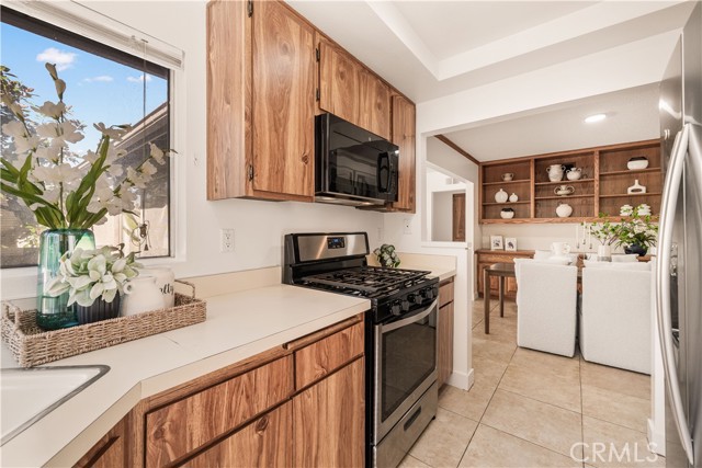 Detail Gallery Image 12 of 47 For 37 Rockwood, Irvine,  CA 92614 - 3 Beds | 2 Baths