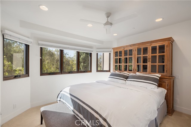Detail Gallery Image 26 of 28 For 2204 Waterfront Dr, Corona Del Mar,  CA 92625 - 5 Beds | 5/1 Baths