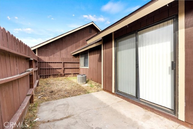2 Village Lane, Tehachapi CA: https://media.crmls.org/medias/d7c577e2-5e45-4167-822b-185a504026e4.jpg