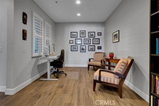 Image 23 of 75 For 300 4th Street 214