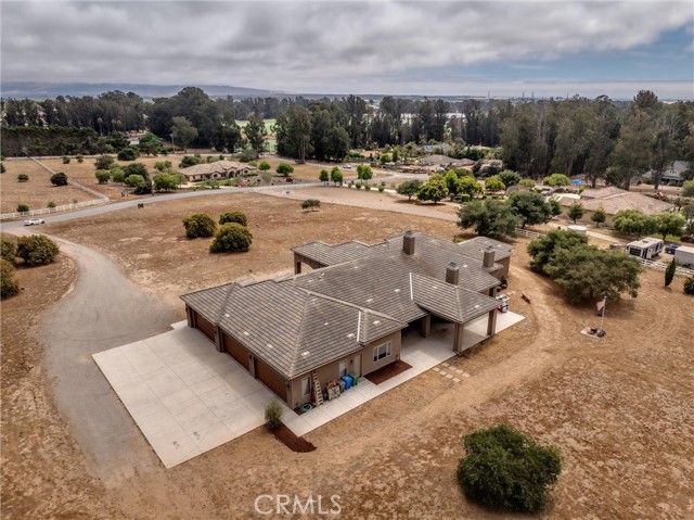1950 Lemon Ranch Road, Arroyo Grande CA: https://media.crmls.org/medias/d7c59899-5d2c-476e-8574-ee718d2c0f1a.jpg