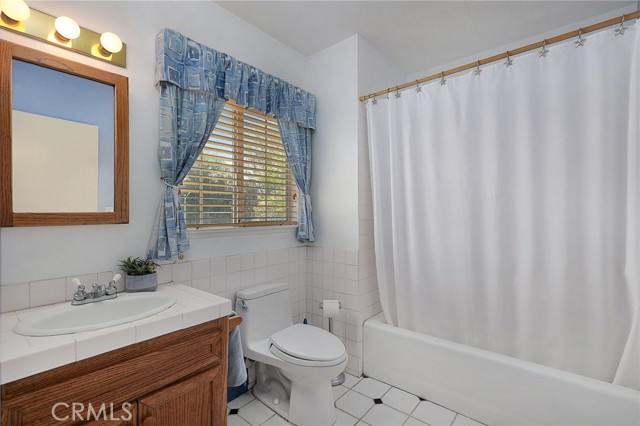 Detail Gallery Image 21 of 26 For 11617 Biltmore Ave, Sylmar,  CA 91342 - 4 Beds | 2 Baths