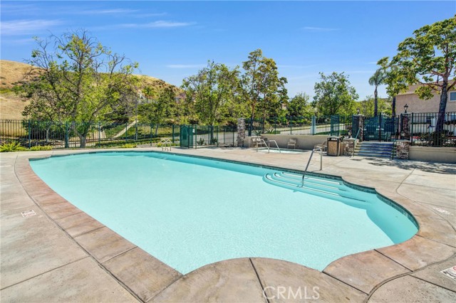 Detail Gallery Image 25 of 26 For 566 Hooper, Simi Valley,  CA 93065 - 3 Beds | 2/1 Baths