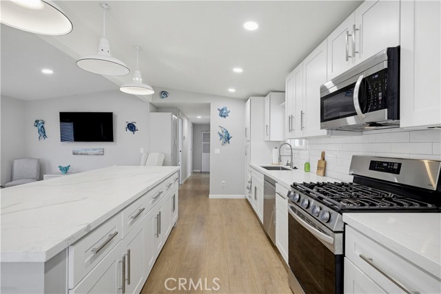 Detail Gallery Image 10 of 31 For 16222 Monterey Ln #79,  Huntington Beach,  CA 92649 - 2 Beds | 2 Baths