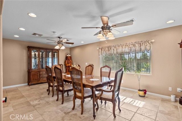 Detail Gallery Image 11 of 31 For 40139 15th, Palmdale,  CA 93551 - 3 Beds | 3 Baths