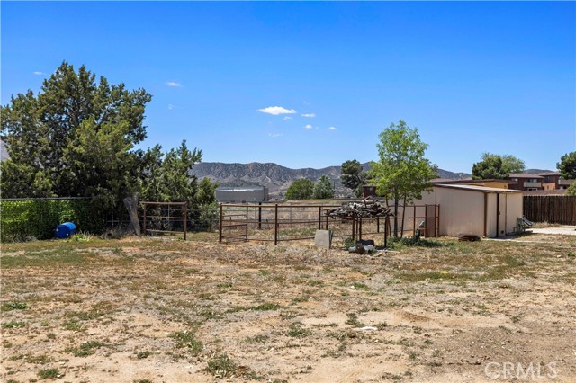 33805 Crown Valley Road, Acton CA: https://media.crmls.org/medias/d7c68675-2285-4e1c-aa8f-e6b79607b1e3.jpg