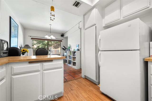 Detail Gallery Image 12 of 34 For 10831 Roycroft St #8,  Sun Valley,  CA 91352 - 3 Beds | 3 Baths