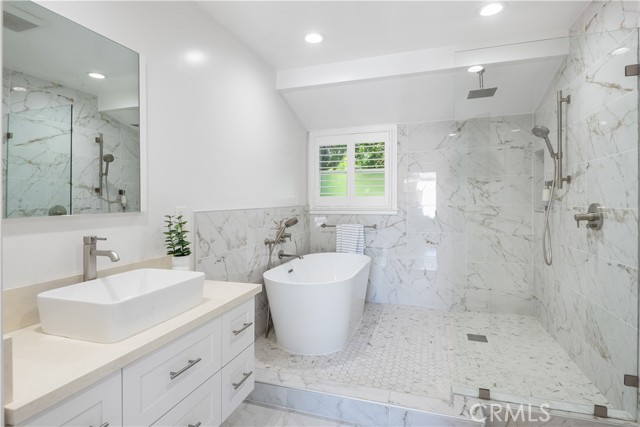 Detail Gallery Image 22 of 44 For 301 Yarmouth, Palos Verdes Estates,  CA 90274 - 4 Beds | 2 Baths