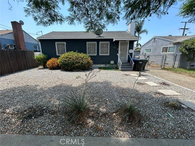 1176 Laurel Avenue, Pomona CA: https://media.crmls.org/medias/d7c7d31f-de8c-41dd-a82d-95e04121cb79.jpg