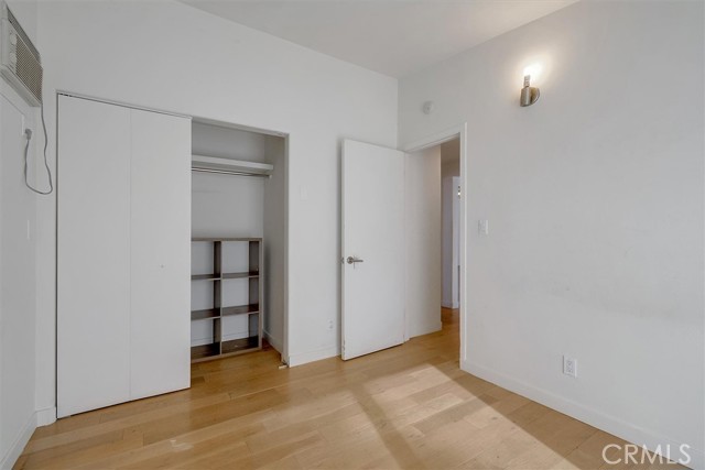 Detail Gallery Image 37 of 66 For 24216 Calvert St, Woodland Hills,  CA 91367 - 5 Beds | 3/1 Baths