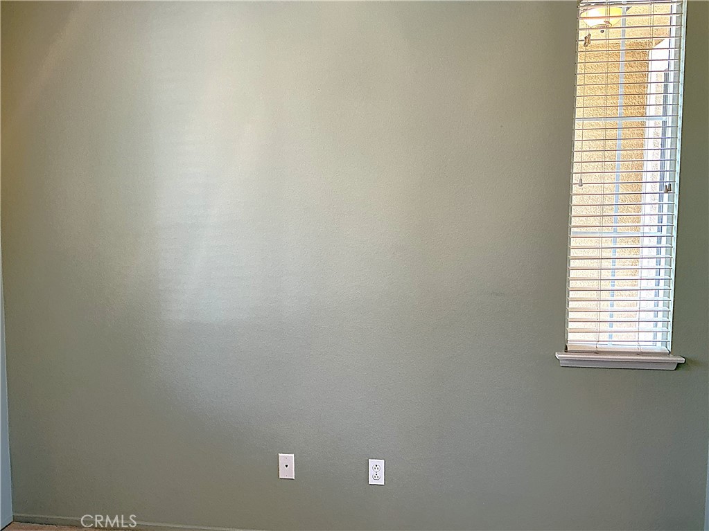 https://media.crmls.org/medias/d7c8acbc-a6bd-443b-9666-6403d823fd25.jpg?preset=X-Large