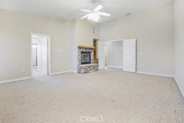 6940 Oak Vista Lane, Oak Hills CA: https://media.crmls.org/medias/d7c90ca2-d7aa-4c07-b8f4-c7568c4a31b4.jpg