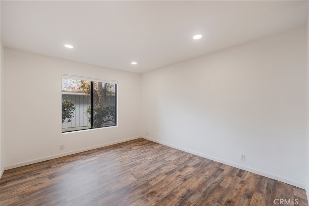 MLS #OC25239803 image #5