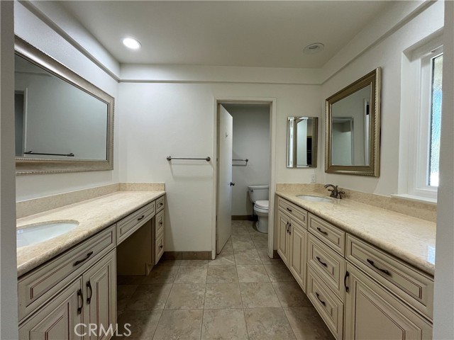 Detail Gallery Image 12 of 23 For 3804 Mainsail Cir, Westlake Village,  CA 91361 - 4 Beds | 2/1 Baths