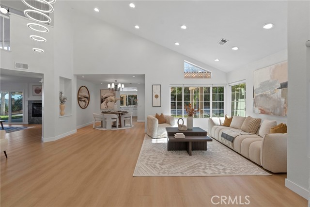 Front Image Thumbnail for CRWS25264023