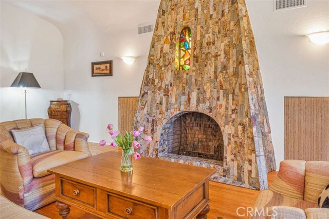 Detail Gallery Image 10 of 45 For 6723 Hillside Ln, Whittier,  CA 90602 - 3 Beds | 2/1 Baths
