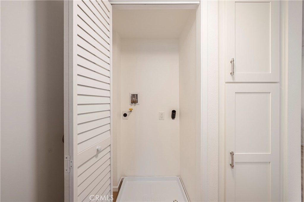 https://media.crmls.org/medias/d7cd2c87-2937-49a0-becd-a073a7e1484a.jpg?preset=X-Large