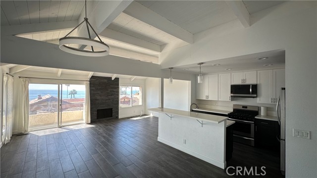 Detail Gallery Image 1 of 11 For 542 N Coast Hwy, Laguna Beach,  CA 92614 - 2 Beds | 2/1 Baths