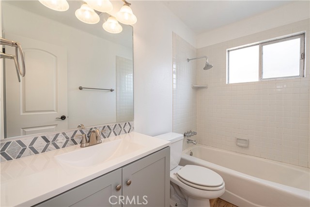 Detail Gallery Image 15 of 26 For 15821 Willett Ln, Huntington Beach,  CA 92647 - 3 Beds | 2 Baths